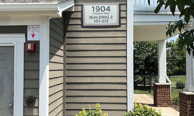 Buechel Apartment | Louisville 1 bedroom fully furnished apartment!