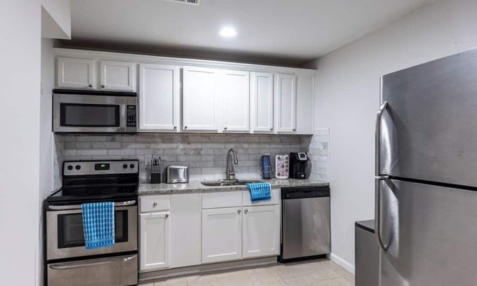 Dacula House | Luxurious Suite with 5-Star Amenities and Prime Location!