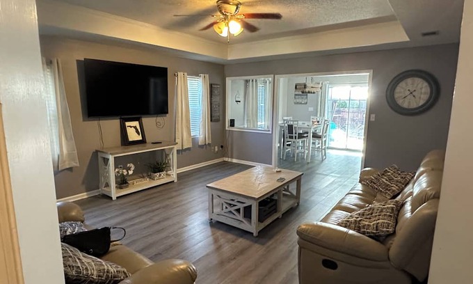 Valdosta House | Home away from home. Near moody Air Force base also 15 min away wild adventure