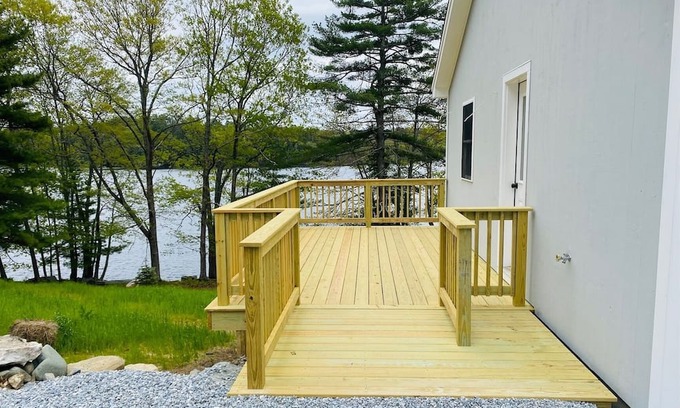 Newcastle House | Stafford Circle Cottage- Enjoy peaceful views of Damariscotta Lake