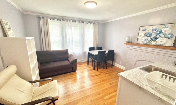 St. Elizabeth's Apartment | Sunny 1 Bedroom