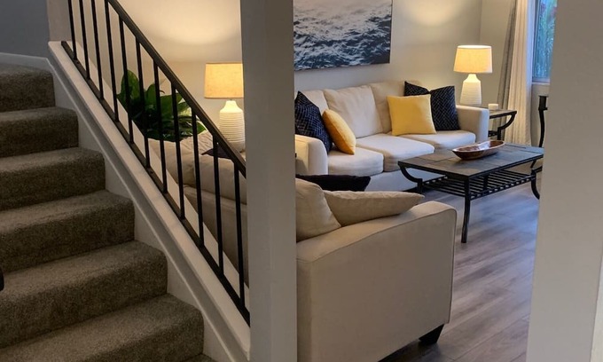 Tanglewood House | Quiet 3 BR townhome near downtown St.Pete and beaches. Loaded with Amenities.