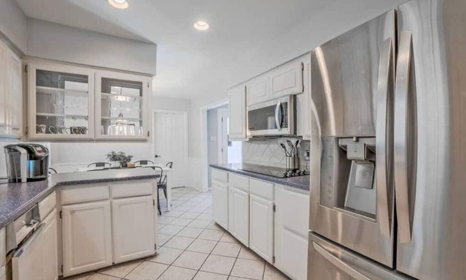 Northeast Dallas House | East Dallas Oasis - Hot Tub!