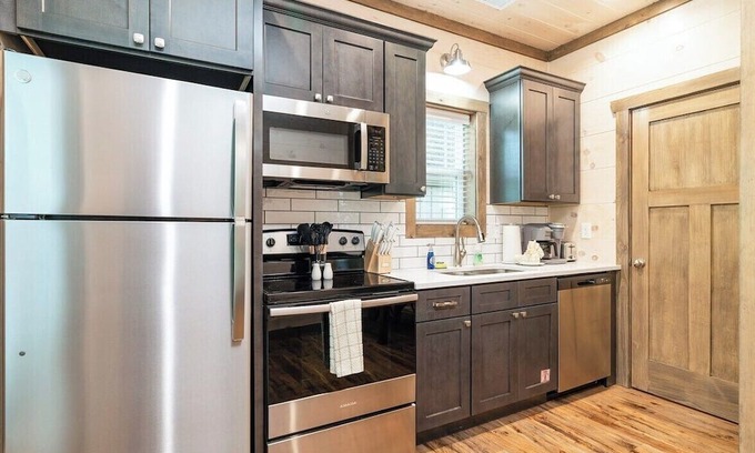 Pigeon Forge Cabin | 5 Minutes From Dollywood/In DwTn Pigeon Forge