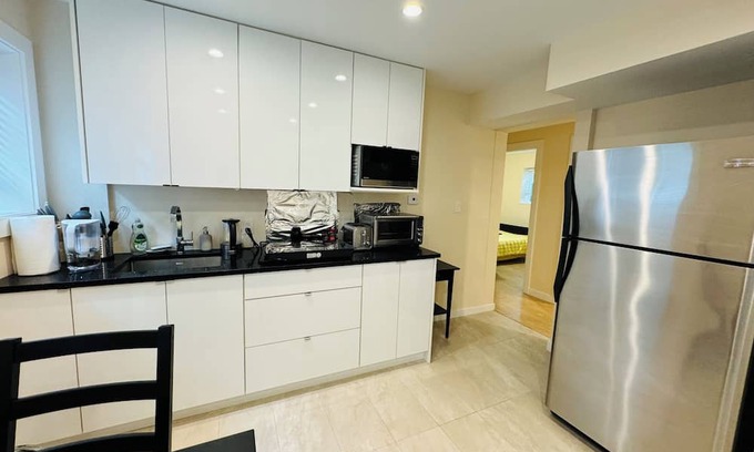 West Point Grey House | Vancouver West point Grey 2beds+1bath ground floor
