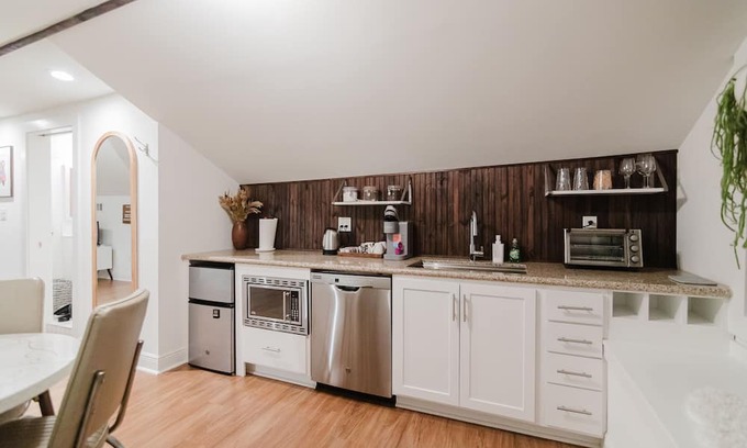Covington Apartment | Lovely Loft Apartment right in the middle of downtown Covington, Louisiana!