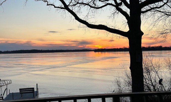 Alexandria House | Lake Escape