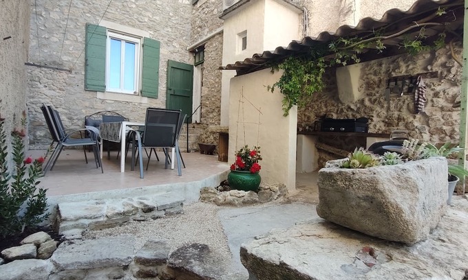 Malemort-du-Comtat House | Vrbo Property
