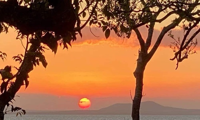 Cape Gloucester House | UNIT 2.Located in a secluded pristine setting with fishing, crabbing at doorstep