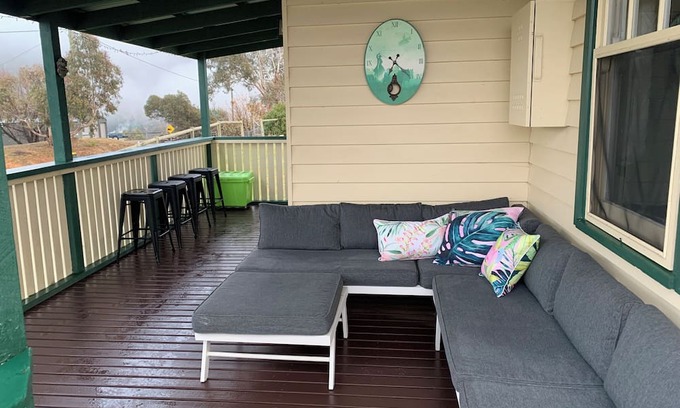 Omeo House | Omeo Holiday Home Ski, cycle, mountain bike, hike, run, fish or relax