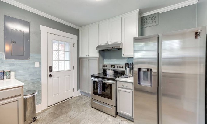 Southbank House | Updated Jacksonville Home < 1 Mi to St Johns River