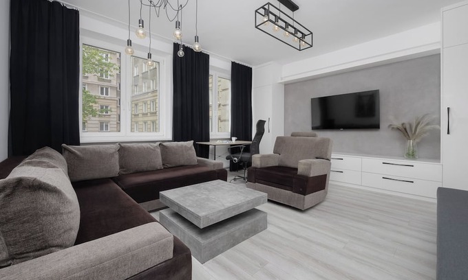 Muranow Apartment | Elegant Apartment in Warsaw by Renters