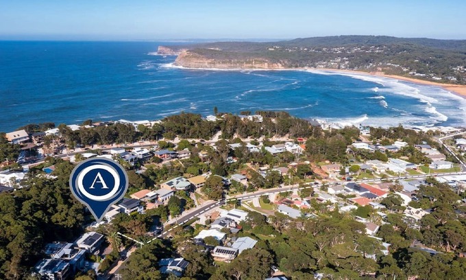 Copacabana House | Casa Del Arbol | Accom Holidays