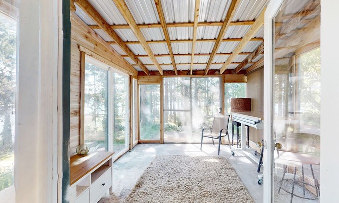 Anacortes House | Charming, ocean view retreat with washer/dryer & private beach access