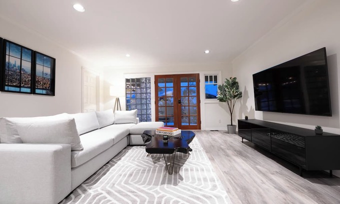 Upper Lonsdale House | Boutique home in North Vancouver