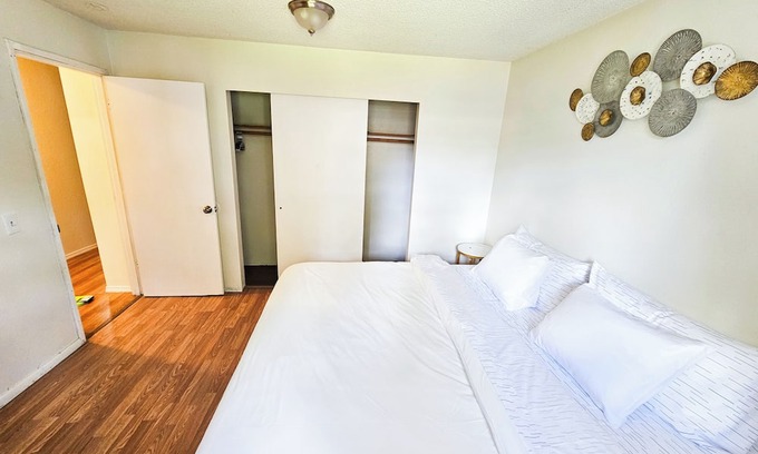 Monta Vista House | Cozy 3BD Duplex Near JBLM