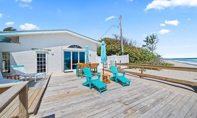 Melbourne Beach Cottage | Seagrape Beachfront Cottage - Direct Oceanfront