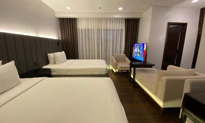 Baguio Apartment | The Forest Lodge at Camp John Hay privately owned unit with parking 535n