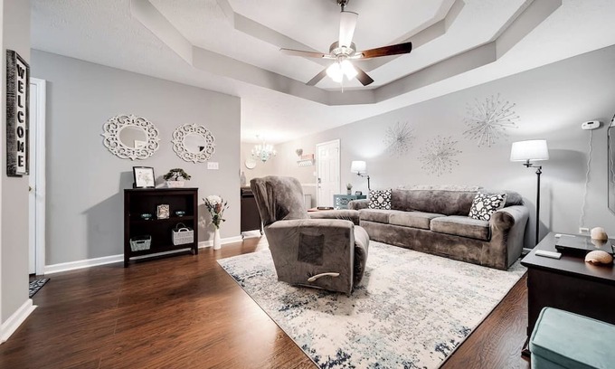 Gallatin House | Touch of Turquoise, Gallatin TN