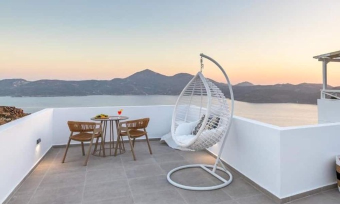 Milos Apartment | Apartment 'Betty Maisonette with Sea View' with Sea View, Wi-Fi and Air Conditioning