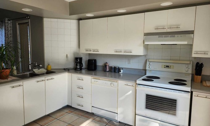 Saint-Hubert House | Timeless Tranquility, a place near everything!