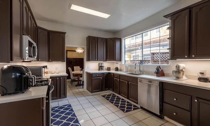 North Berkeley House | Room in Charming House w/ Outdoor Fun