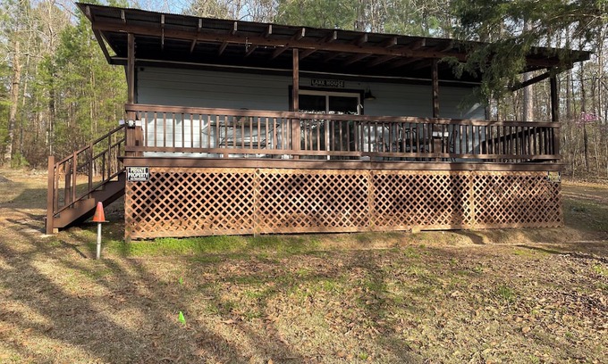 Tie Plant Cabin | Camp House Retreat is located at Grenada Lake, world famous Crappie fishing lake