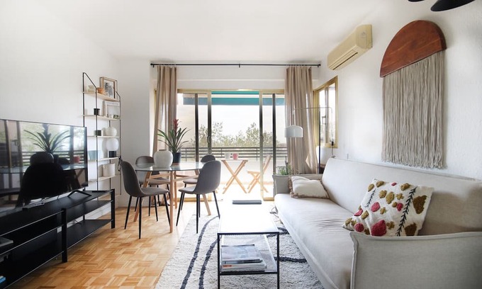 La Guineueta Apartment | Apartment with three bedrooms in Nou Barris by Alterhome
