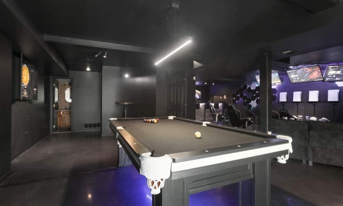 Waldron Bed & Breakfast | VR Video Gaming Speakeasy