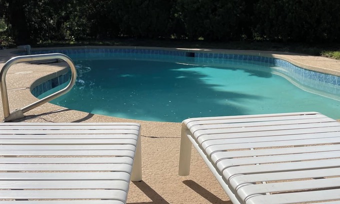Cascade House | The Bee Hive - with Swimming Pool!