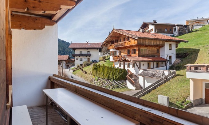 Oberau Apartment | Apartment 'Landhaus Sonnenzauber Sonnenzauber1' with Mountain View, Terrace and Wi-Fi