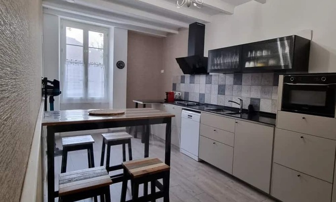 Gauriaguet House | Guest House 'Chambre D'hôtes Saphir' with Shared Pool, Wi-Fi and Air Conditioning