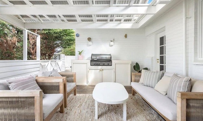 Frankston Villa | Long Island Beach Escape