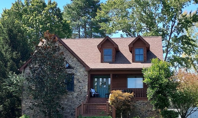 Spring City House | Lake Front Lake House
