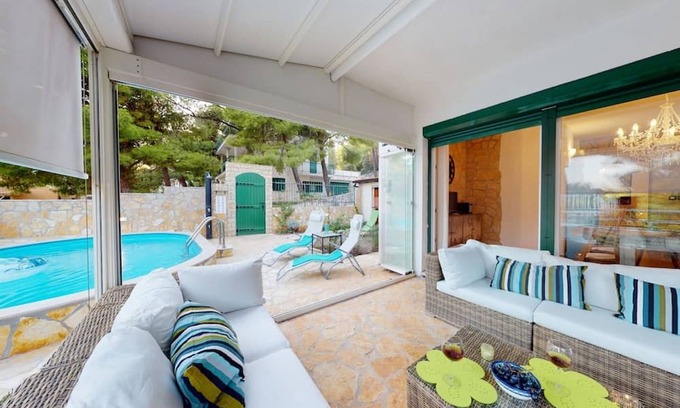 Ivan Dolac Apartment | Lux Flat w Pool 1 min to Ivan Dolac Beach in Hvar