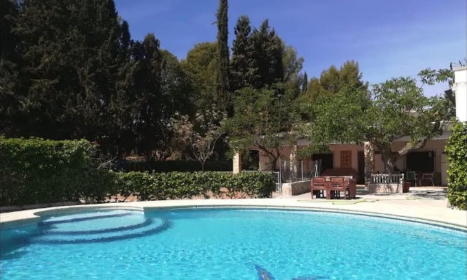 Moratalla House | Holiday Home 'Bosque De Hornillos' with Private Pool, Private Garden and Wi-Fi