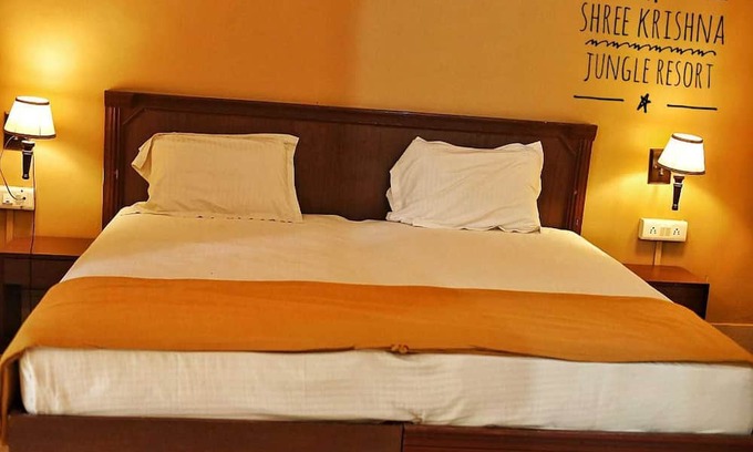 Khajuraho Hotel | OYO HOTEL SHREE KRISHNA JUNGLE RESORT