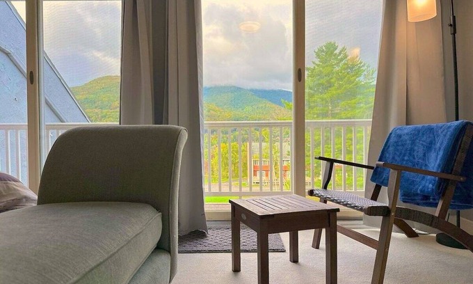Hunter House | Mountain View Chalet - Sleeps 12