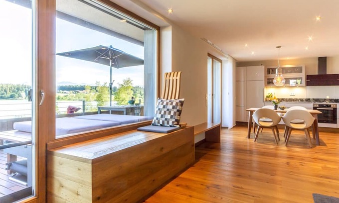 Pelham Apartment | Apartment "Seen-Sucht" with Lake View, Shared Garden & Wi-Fi