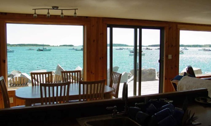 Spruce Head Cottage | Cozy cottage right on the water