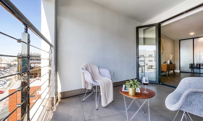 Zona Rio Apartment | 2BR Apt w/a PVT Balcony & A/C | Gym+Lounge+Cinema