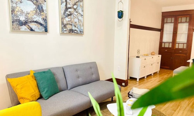 Vieux-Rosemont Apartment | The Black Pearl | 5 beds | Free Parking