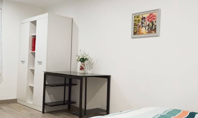 Margny-les-Compiegne Apartment | Appartement au Rez-de-chaussée Avec Jardin Privé, 600m de la Gare de Compiegne