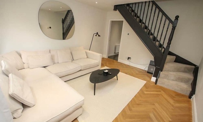 Eccles House | Canal Mews 2 Bedroom
