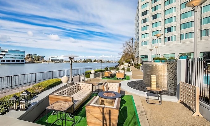Redwood Shores House | Grand Bay San Francisco, 3 Deluxe King, Pets Are Allowed!
