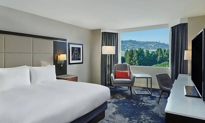 Redwood Shores House | 4 Pet-friendly Deluxe King at Grand Bay San Francisco, Onsite Pool!