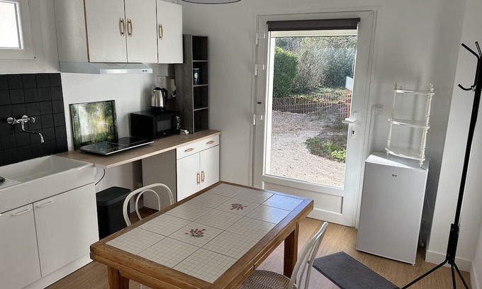 Saint-Ambreuil Apartment | Joli Appartement