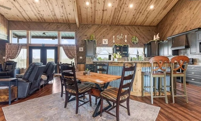 Princeton Other | Beautiful Country barn PET friendly Home
