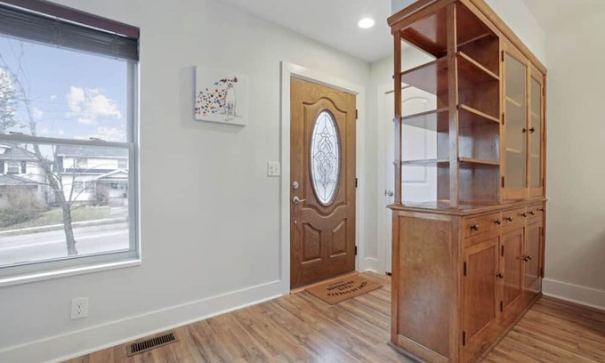 Dayton House | Terrific 3-bedroom house in Dayton with WiFi, AC