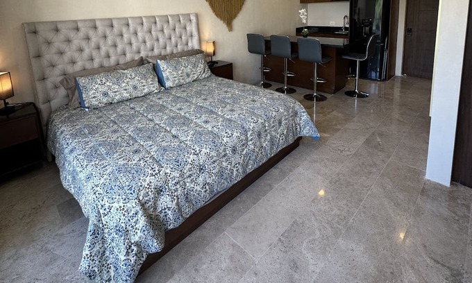 Ejidal Apartment | Cozy Studio in Gorgeous Playa del Carmen with AC, Fitness Room, WiFi